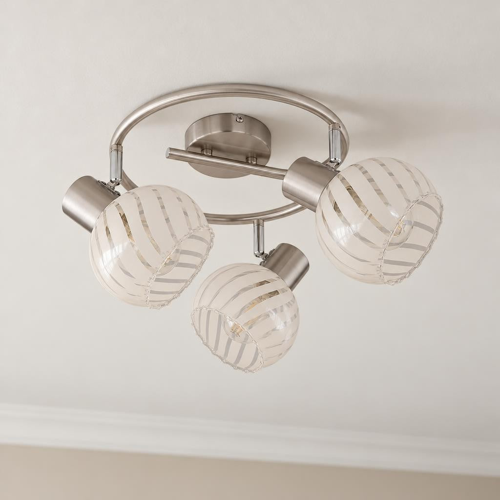 Obolg WILLY loftspot med 3 lamper i nikkel – stemningsbillede