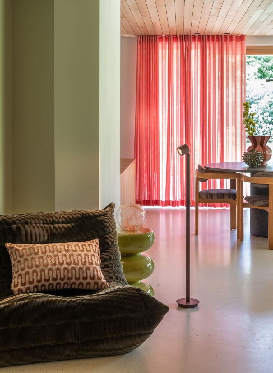 Lampada da terra in alluminio marrone elegante It's About RoMi Milan – immagine 9