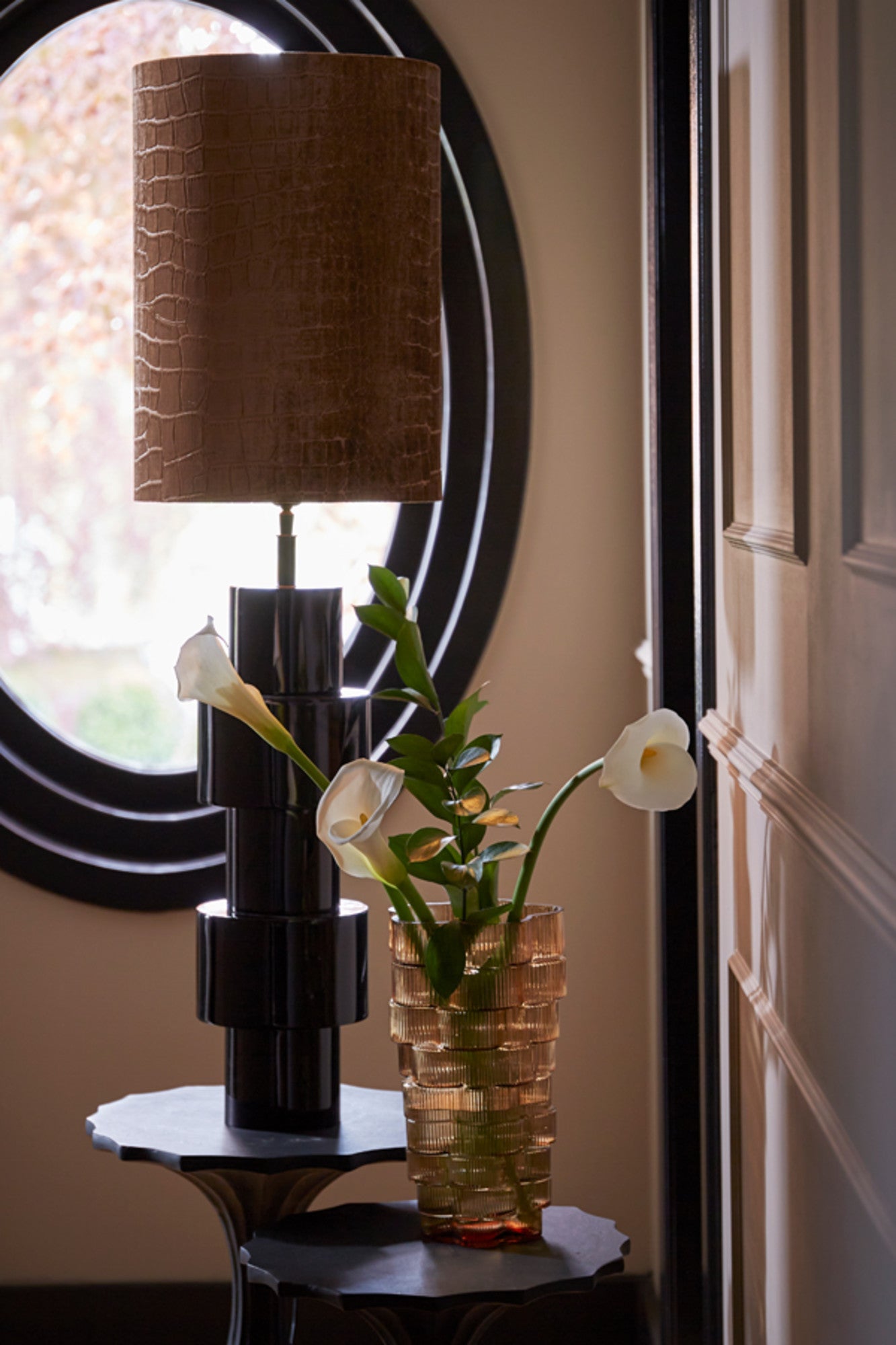 zwarte-tafellamp-voet-glanzend-light-living-nino-variant-image4