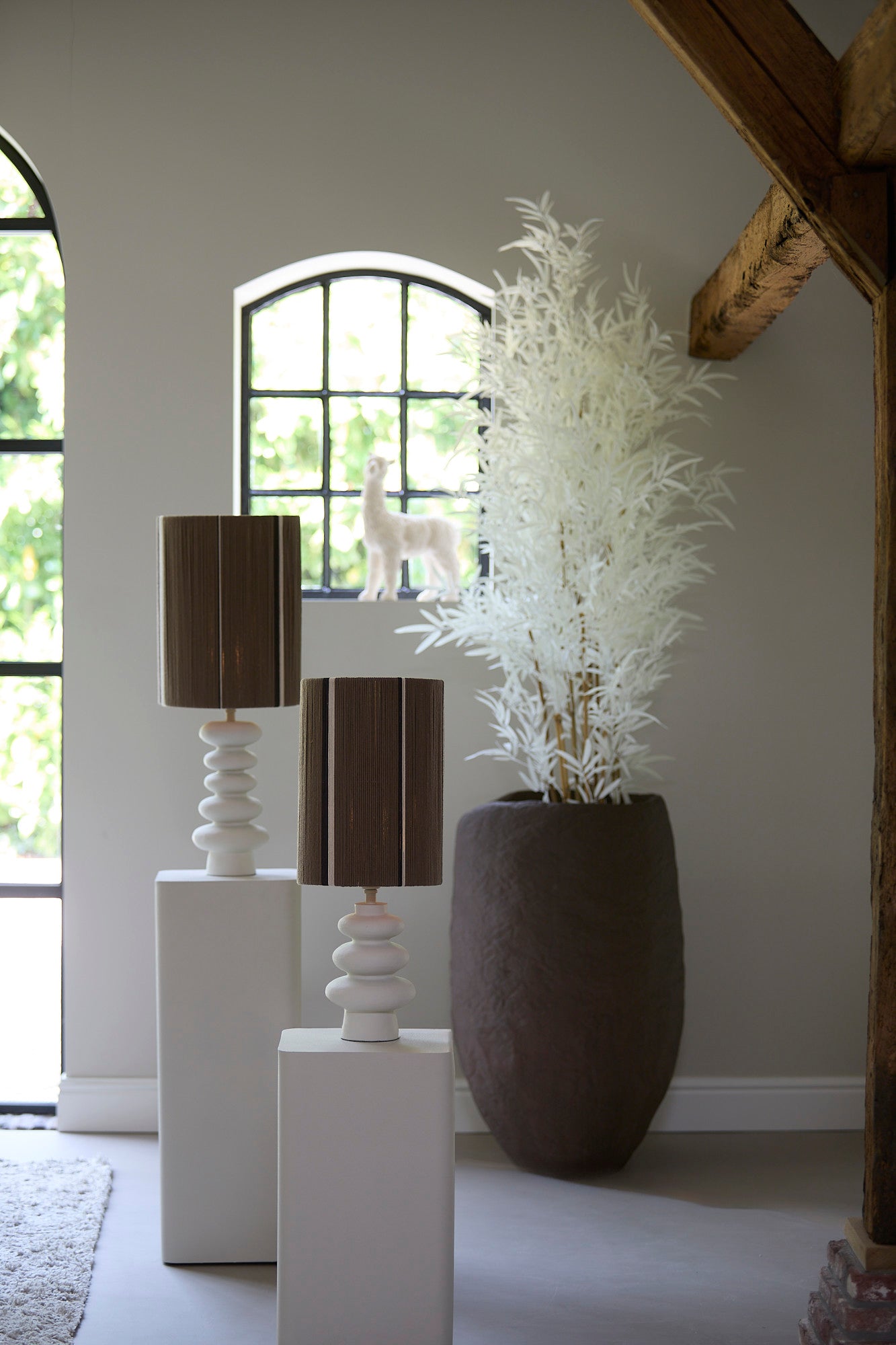 bolvormige-witte-lampenvoet-light-living-olona-variant-image3