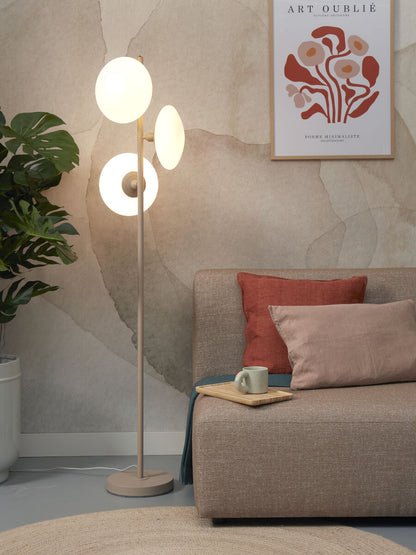 grijze-glazen-scandinavische-vloerlamp-metaal-its-about-romi-sapporo-variant-image1