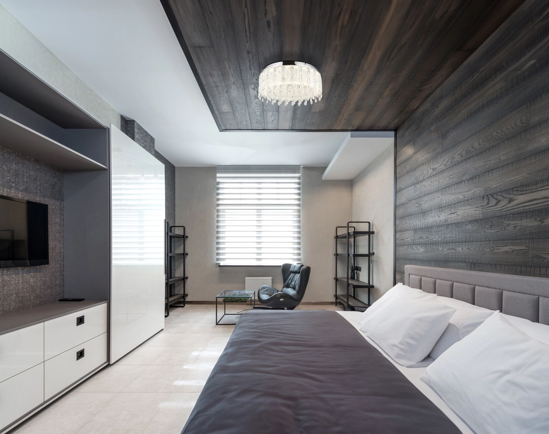 plafondlamp-met-chroomafwerking-en-kristallen-hangers-klunka-variant-image8