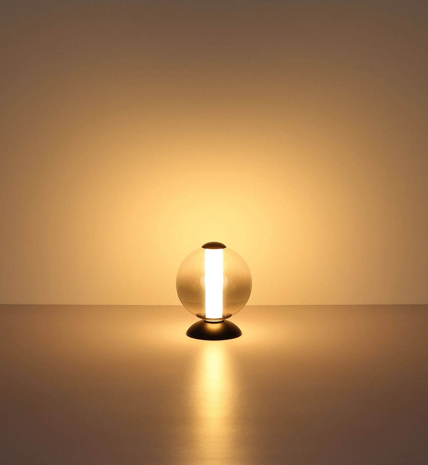 moderne-tafellamp-met-glas-en-metaal-lacy-variant-image3