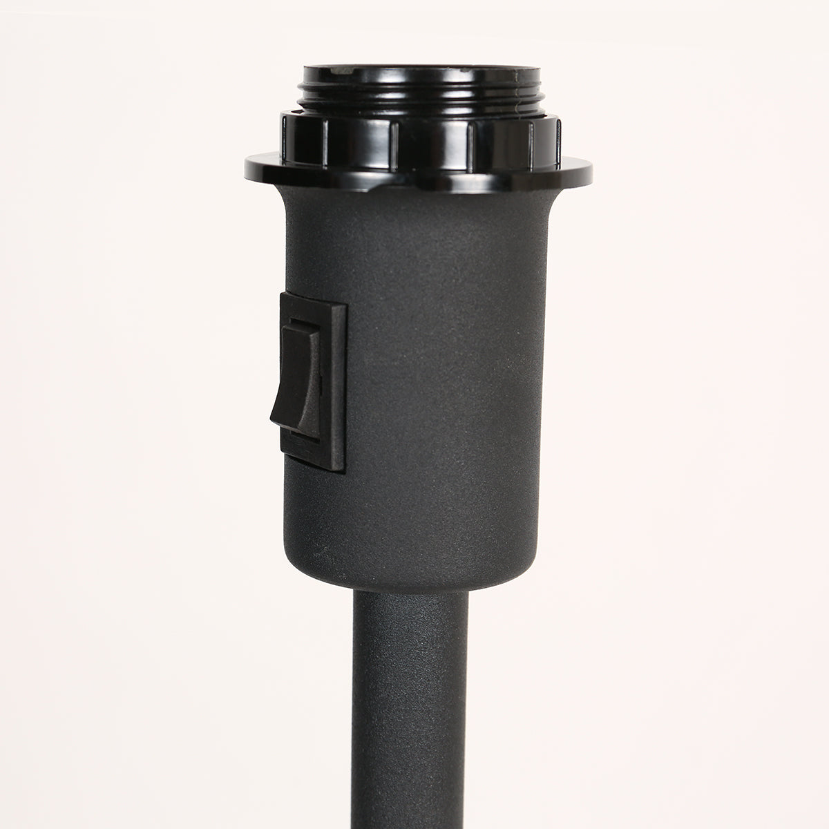 moderne-zwarte-linnen-metalen-vloerlamp-mexlite-noor-variant-image6