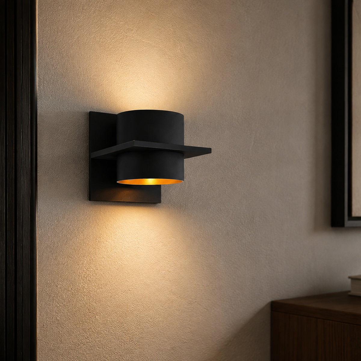 industriele-wandlamp-met-goudkleurige-binnenkant-steinhauer-muro-variant-image2