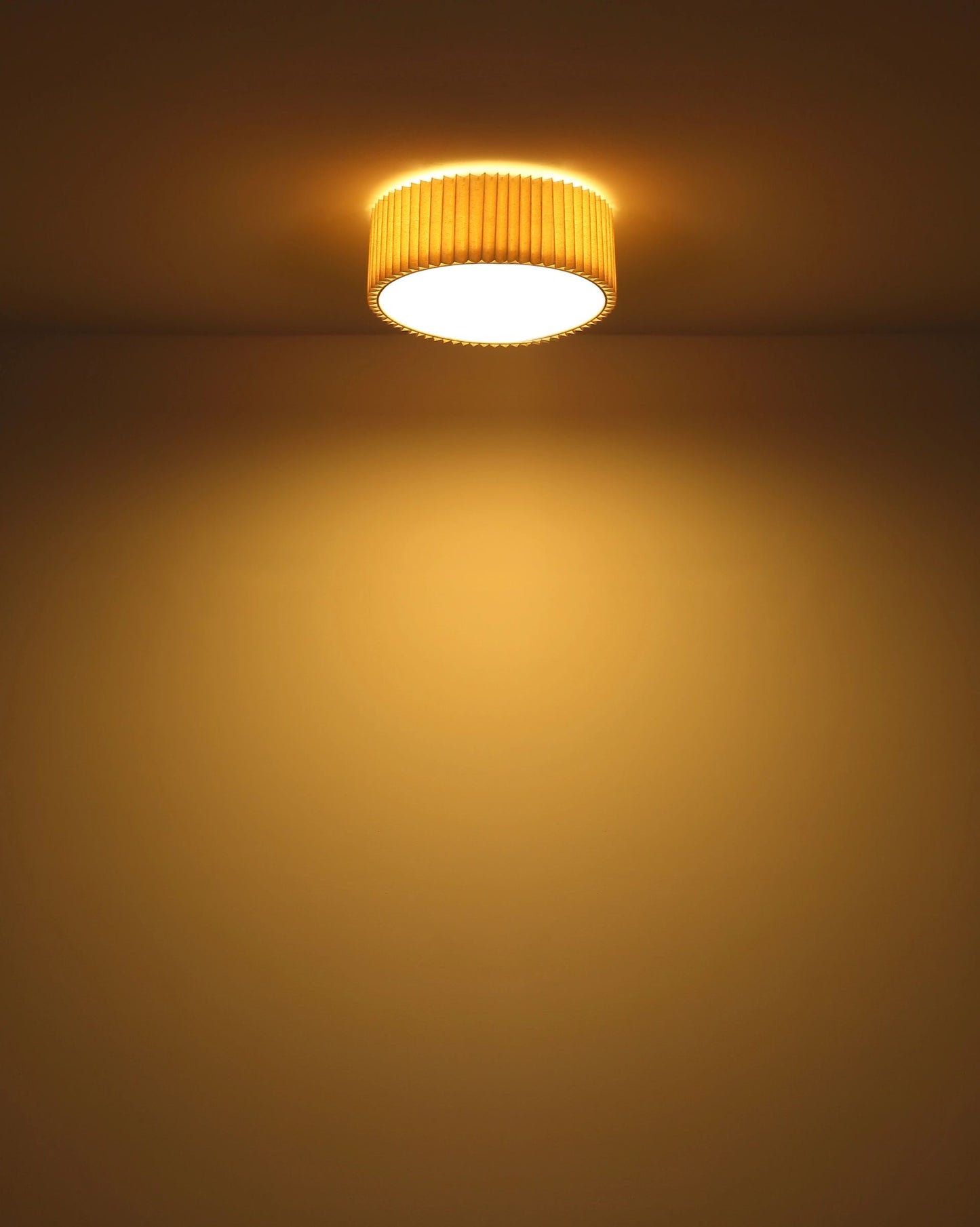 plafondlamp-met-moderne-elegantie-en-textielkap-page-variant-image2