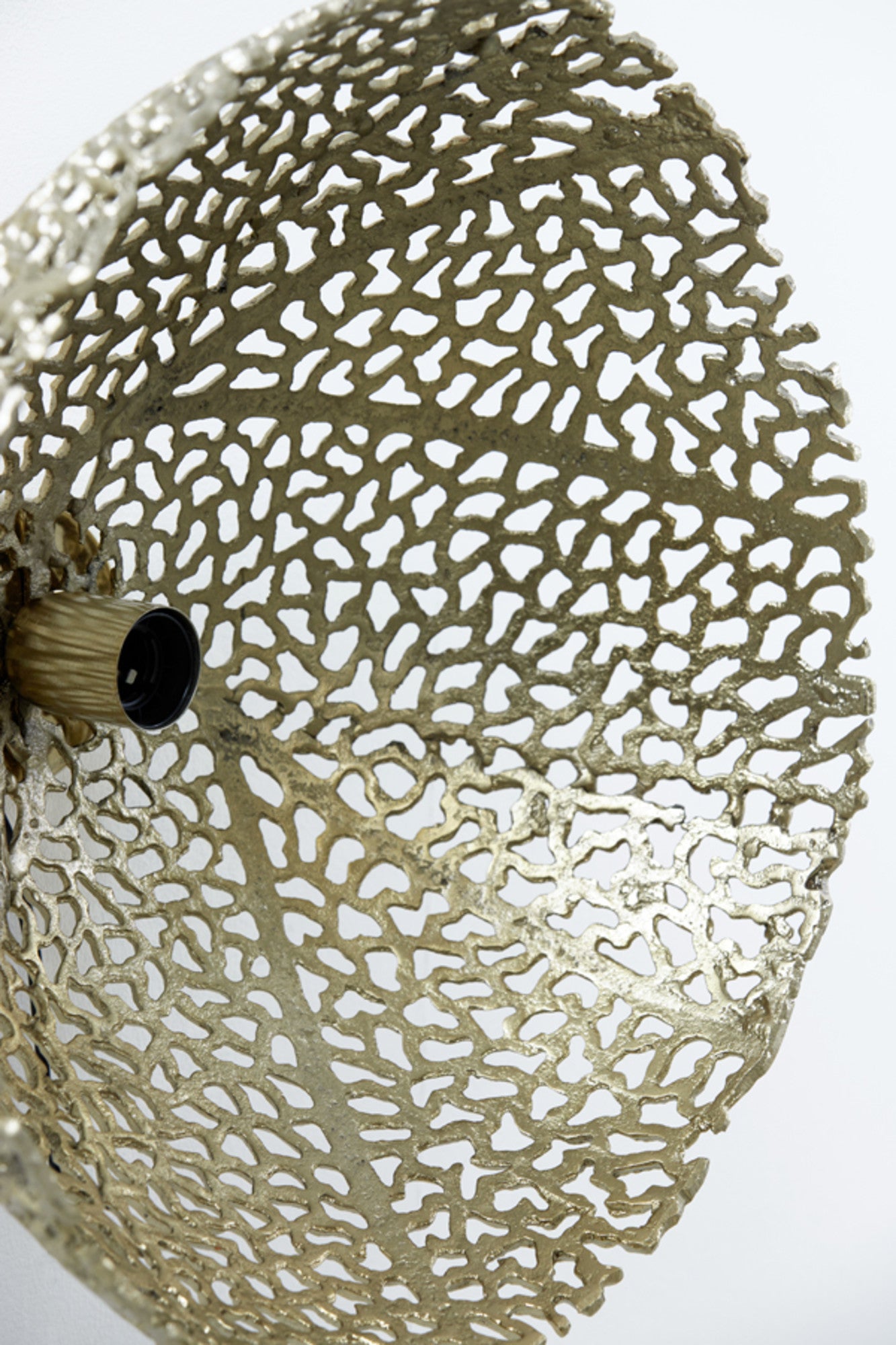 rustieke-gouden-opengewerkte-wandlamp-light-living-sinula-variant-image3