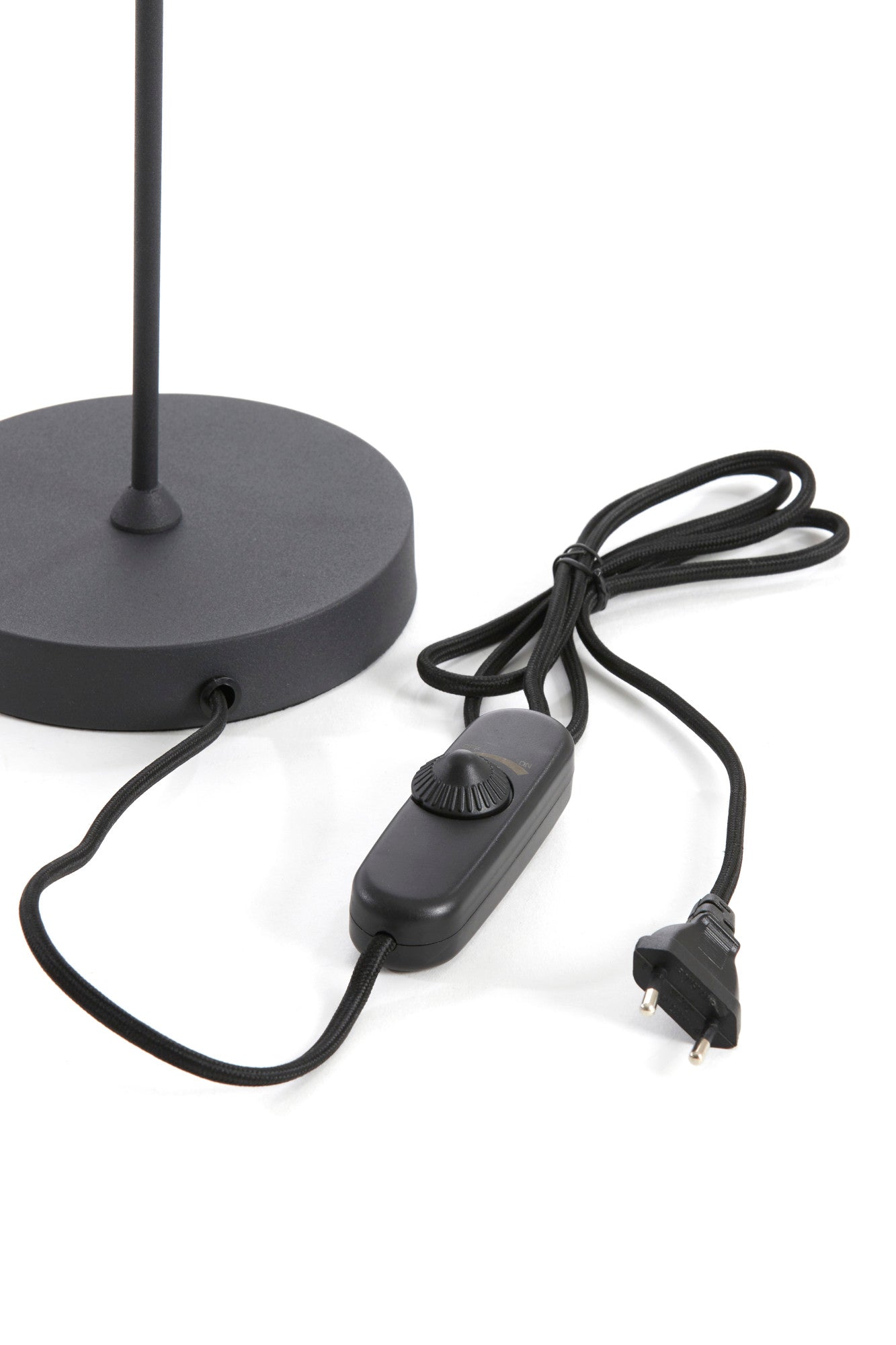 zwarte-metalen-bureaulamp-light-living-rijeka-variant-image7