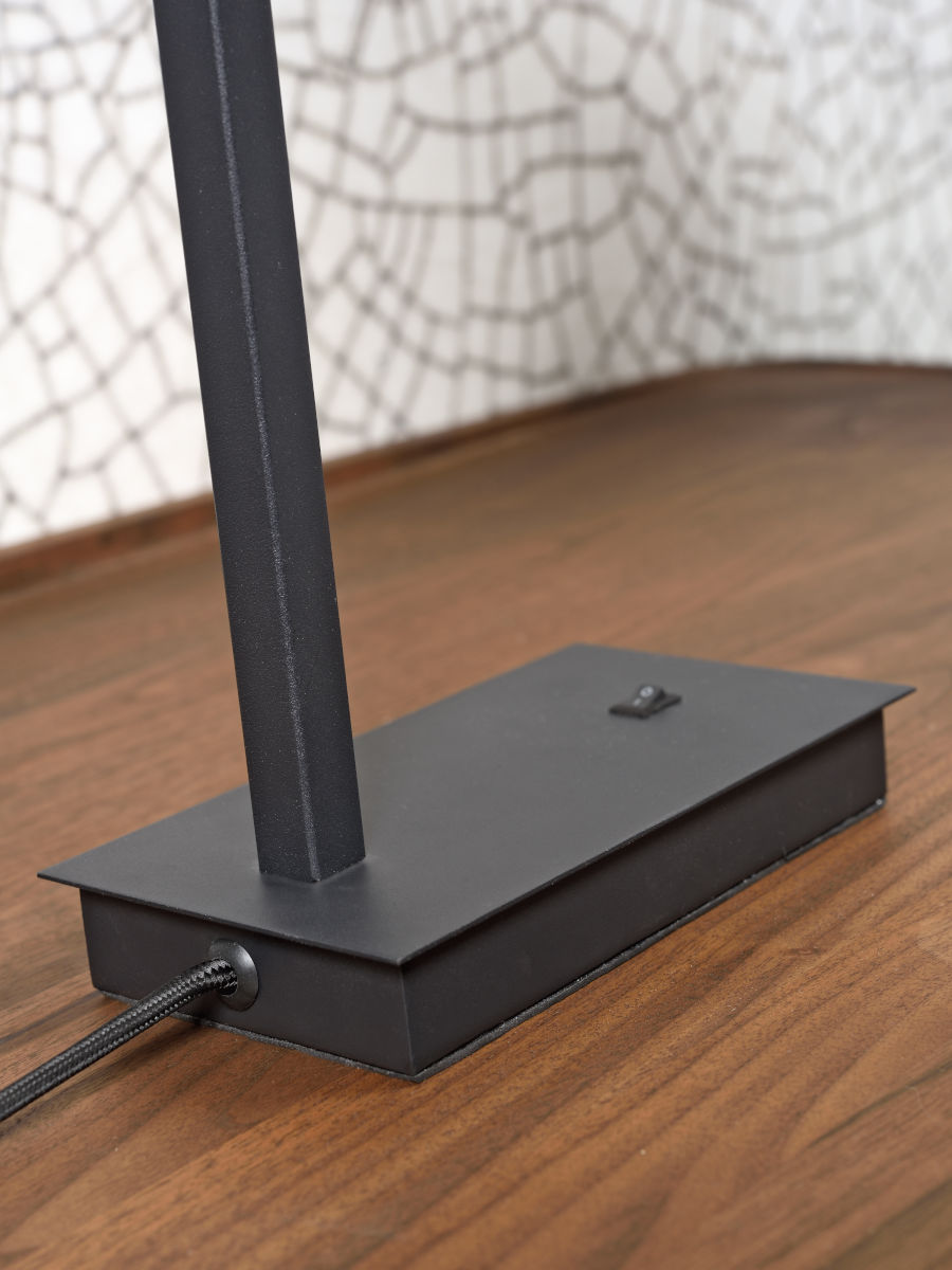 lichtgrijze-cirkelkap-tafellamp-metaal-linnen-its-about-romi-boston-variant-image8