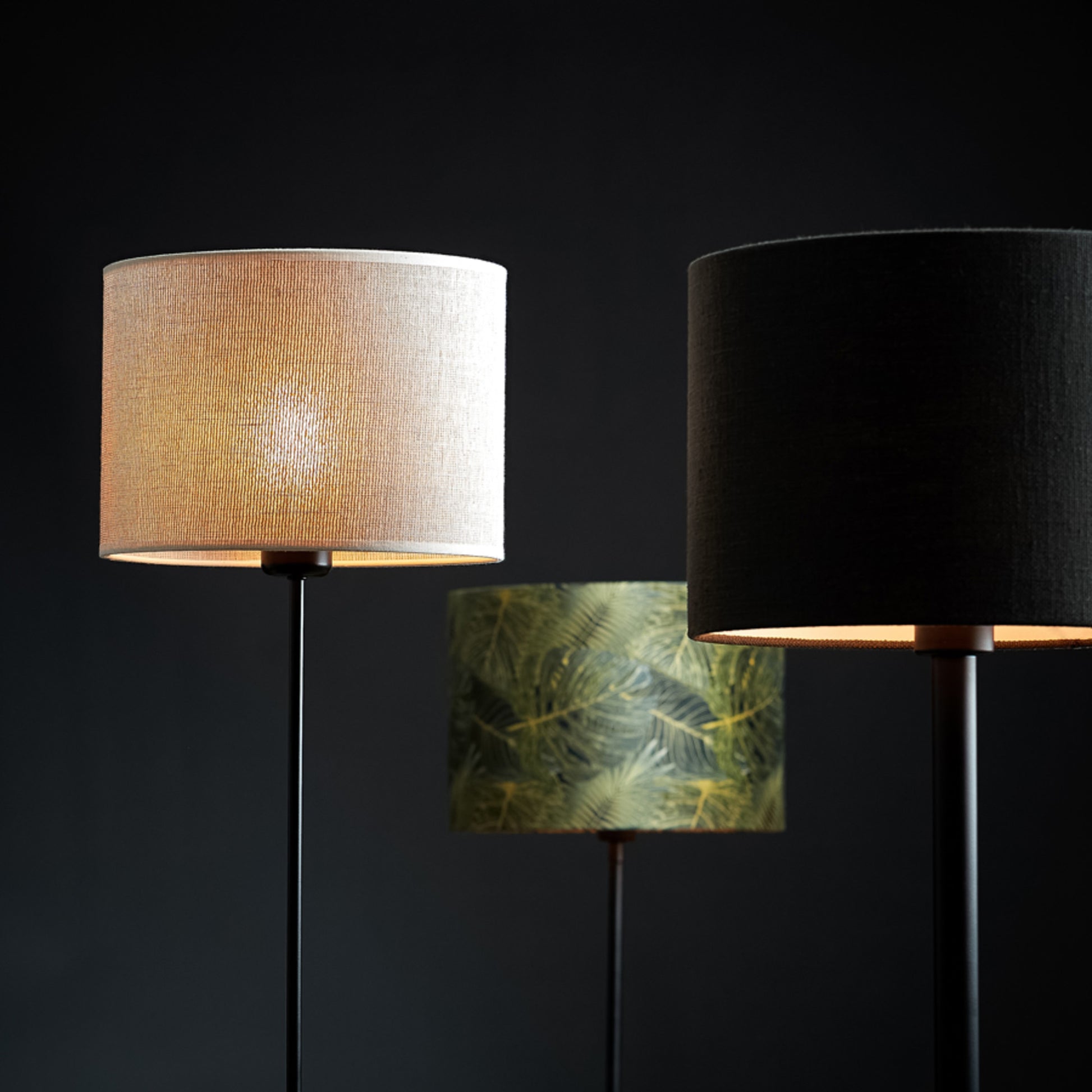 cilindervormige-lampenkap-in-beige-kleur-light-living-breska-variant-image4