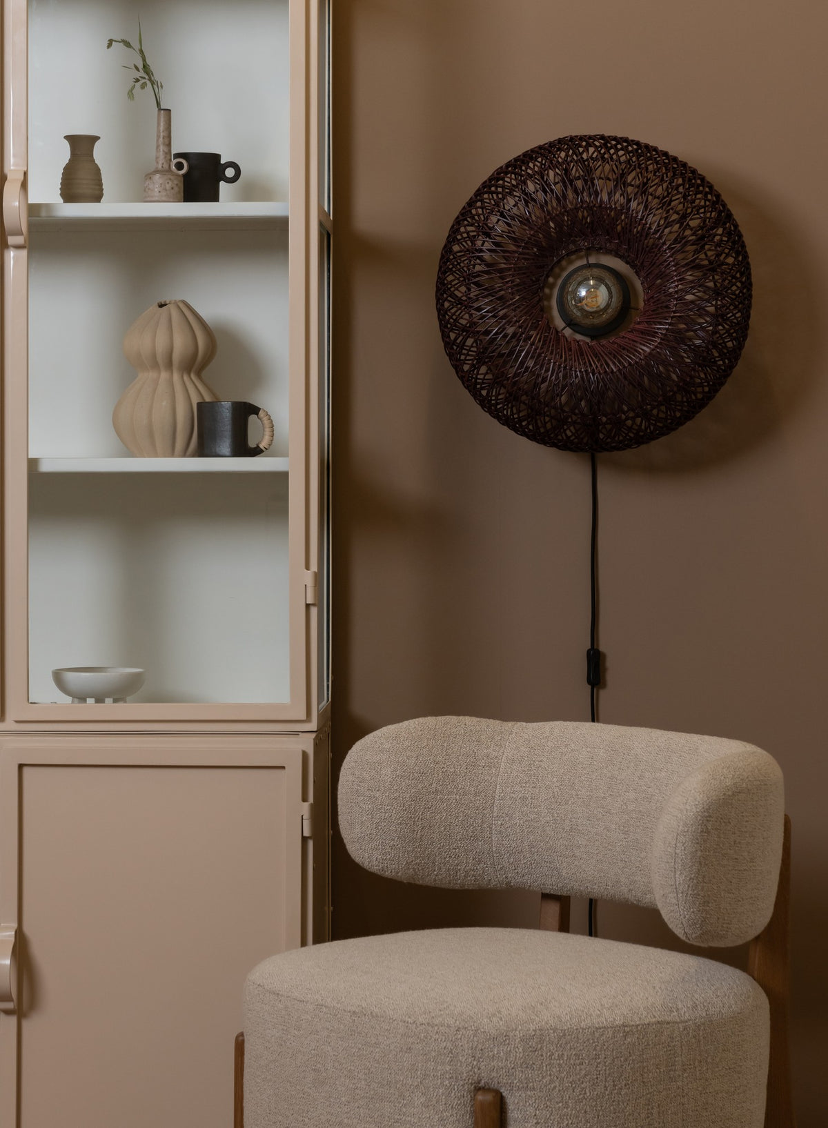 Bordeauxrode rotan wandlamp met vlechtkap GOOD&MOJO Arizona – afbeelding 10
