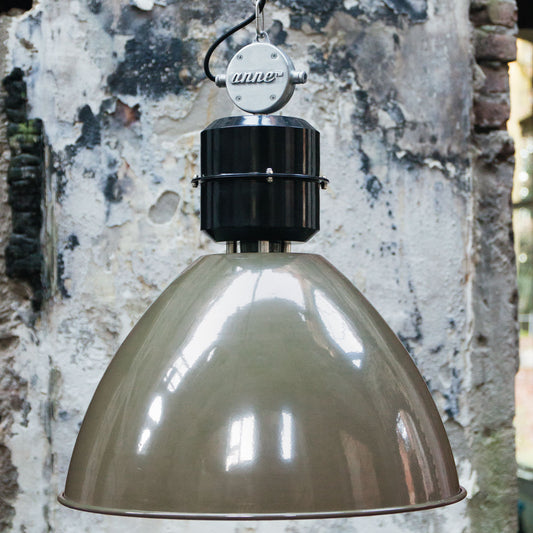 Frisk Pendant Light – Olive Green Industrial Design – lifestyle image