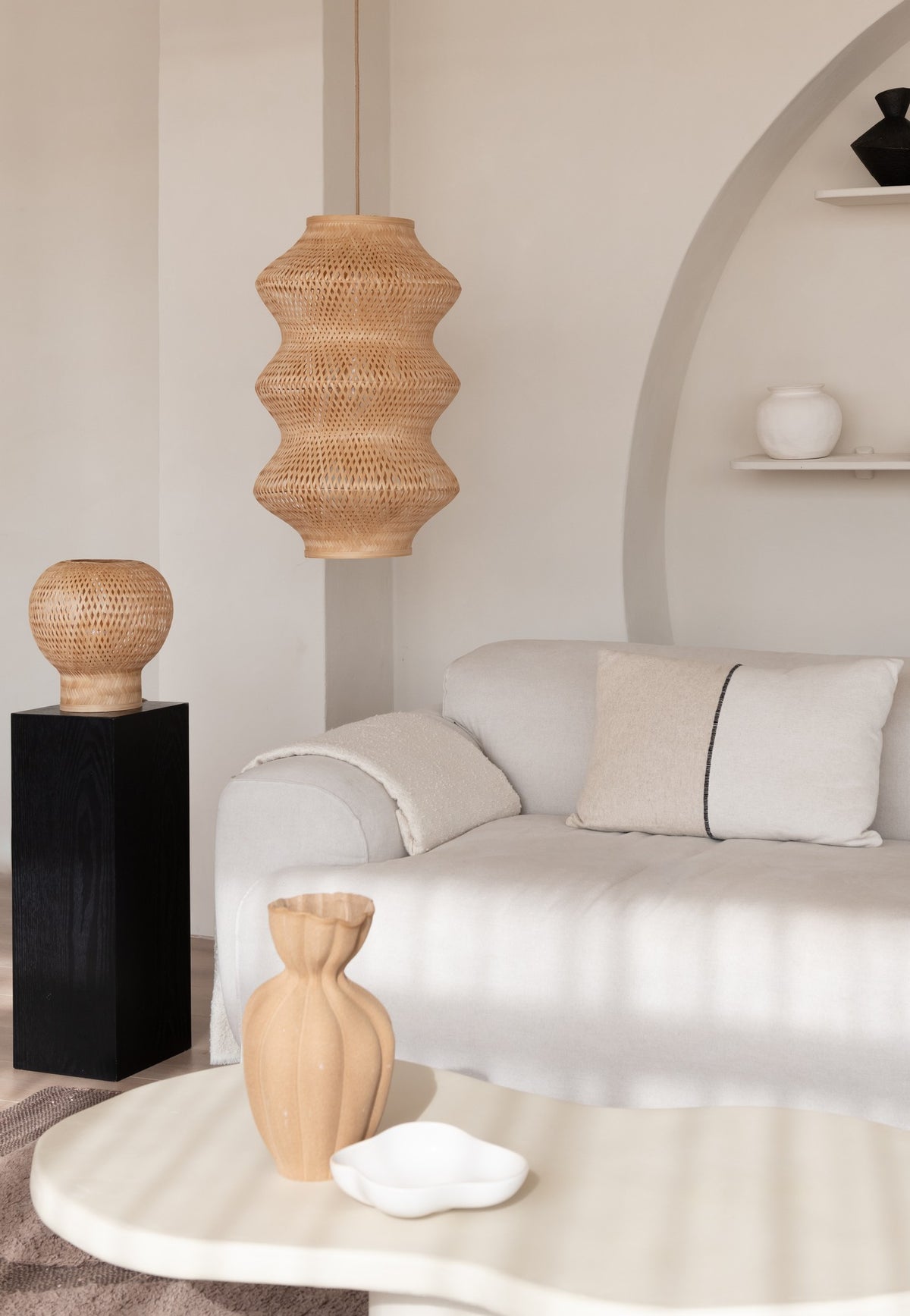 Lampada a sospensione in bambù color naturale senza tempo GOOD&MOJO Barbados – immagine 2