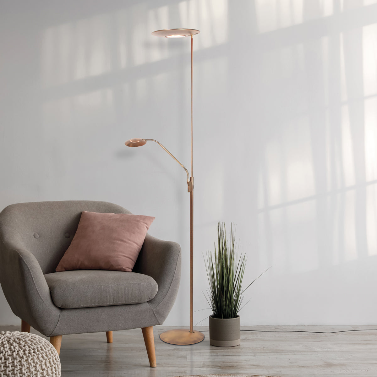 steinhauer-zenith-2-bronzen-vloerlamp-met-uplight-en-leesarm-variant-image2