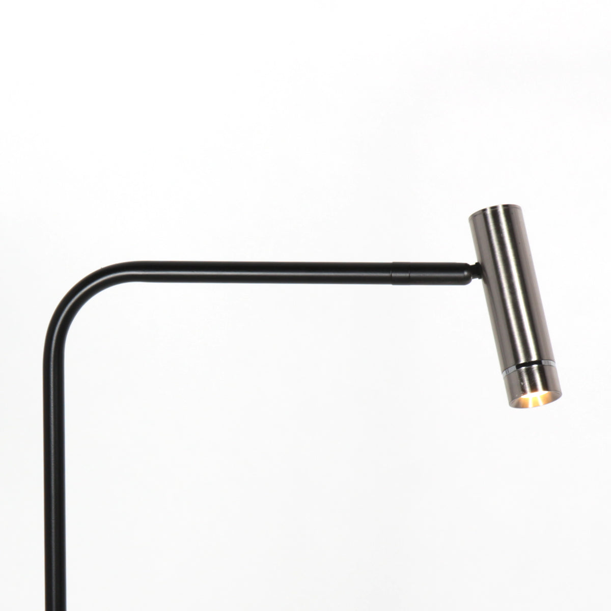 moderne-leeslamp-zwart-met-stalen-detail-mexlite-lumo-variant-image5