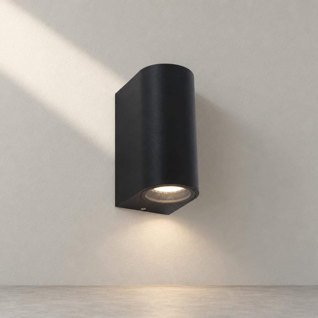 moderne-zwarte-aluminium-buitenlamp-steinhauer-ai-studio_image