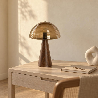 Candeeiro de Mesa Vintage Mueda em Vidro Castanho – fotografia de ambiente