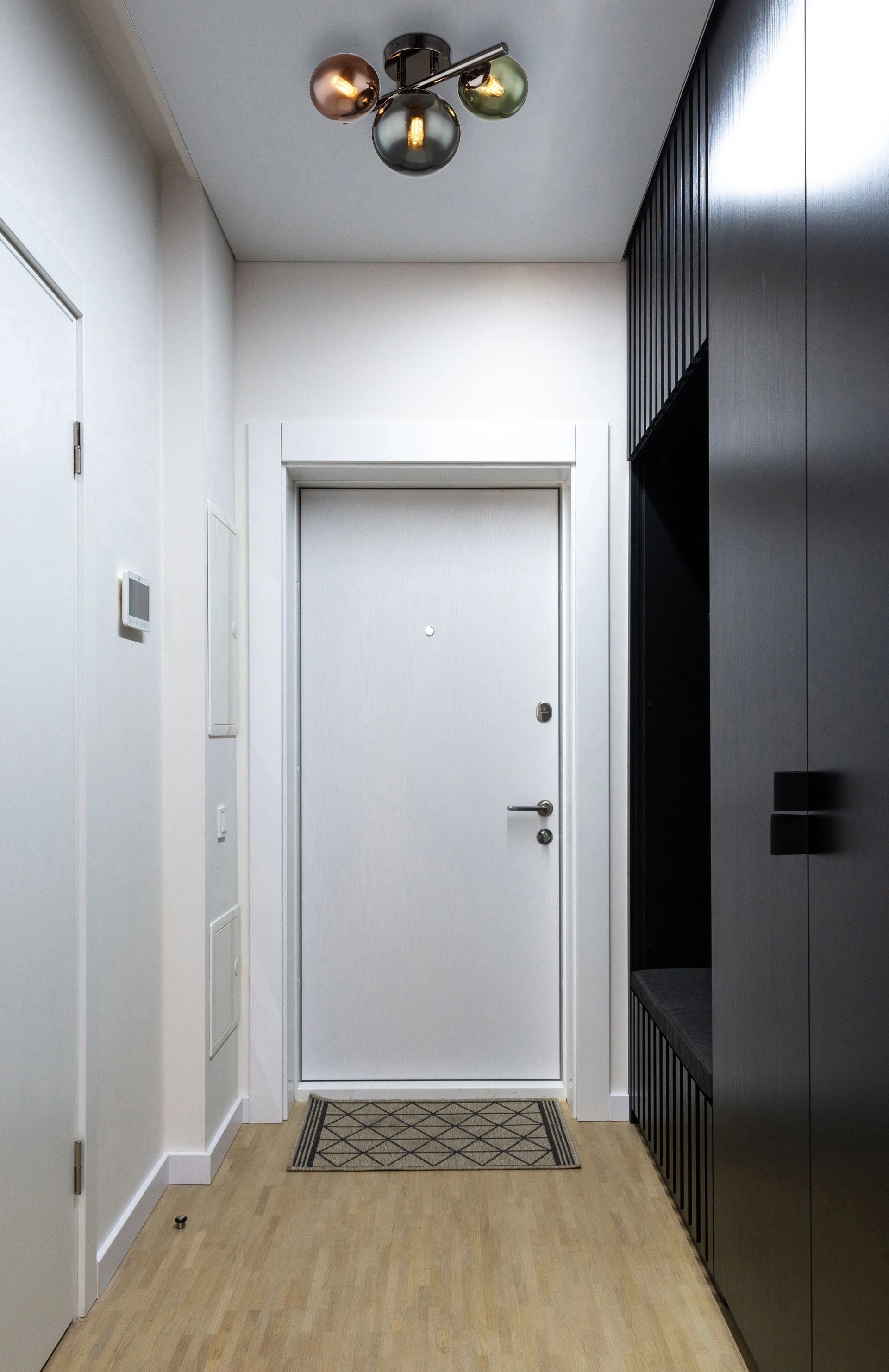 stijlvolle-plafondlamp-met-glazen-bollen-riha-variant-image3