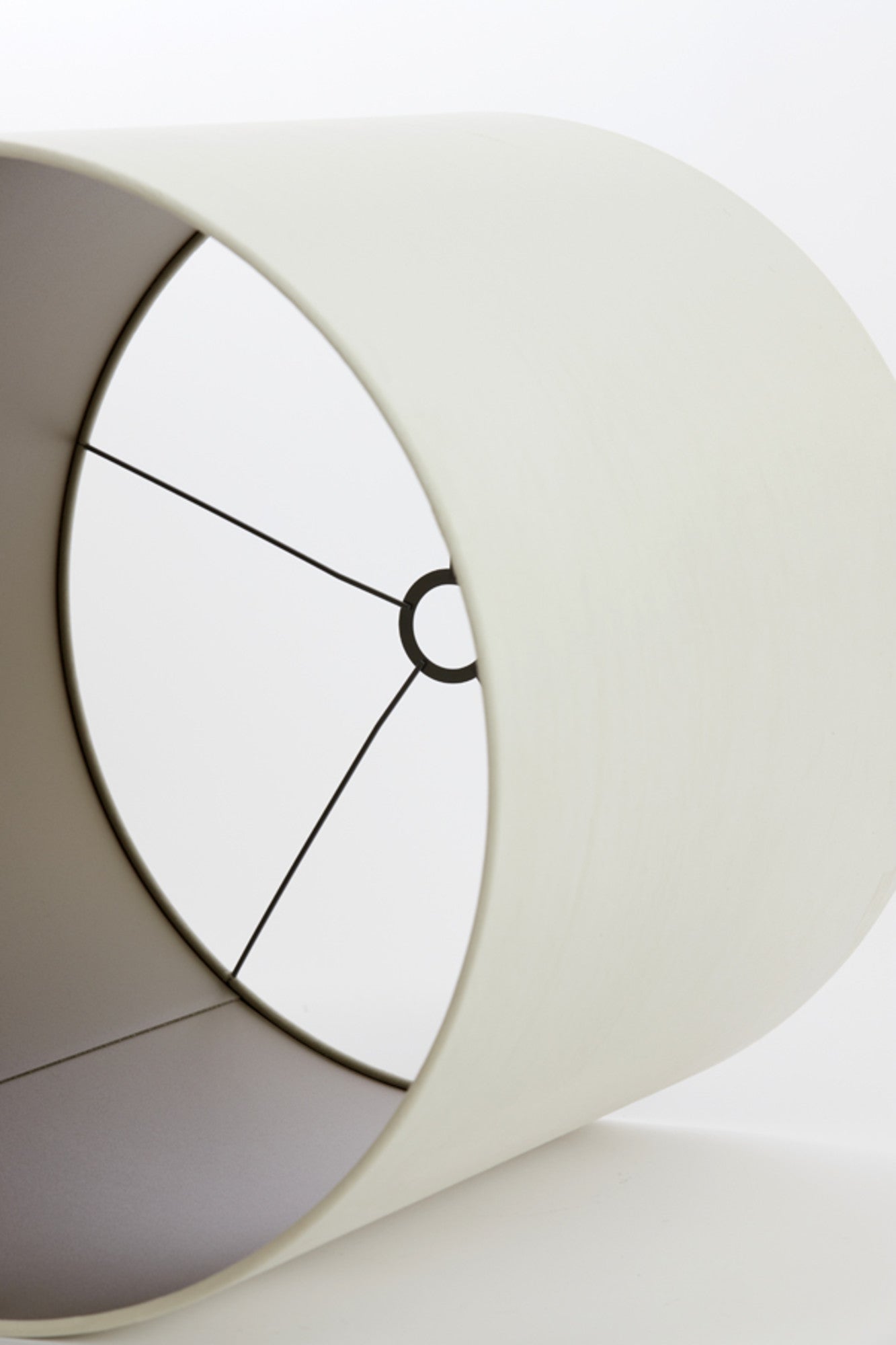 cilindervormige-lampenkap-in-grijs-light-living-velours-variant-image7