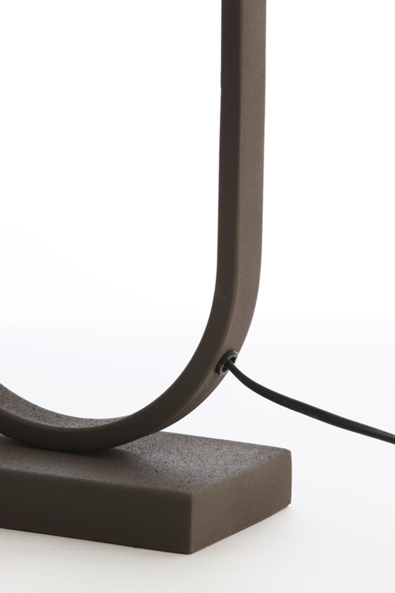 ovaalvormige-bruine-lampenvoet-light-living-jamiri-variant-image8