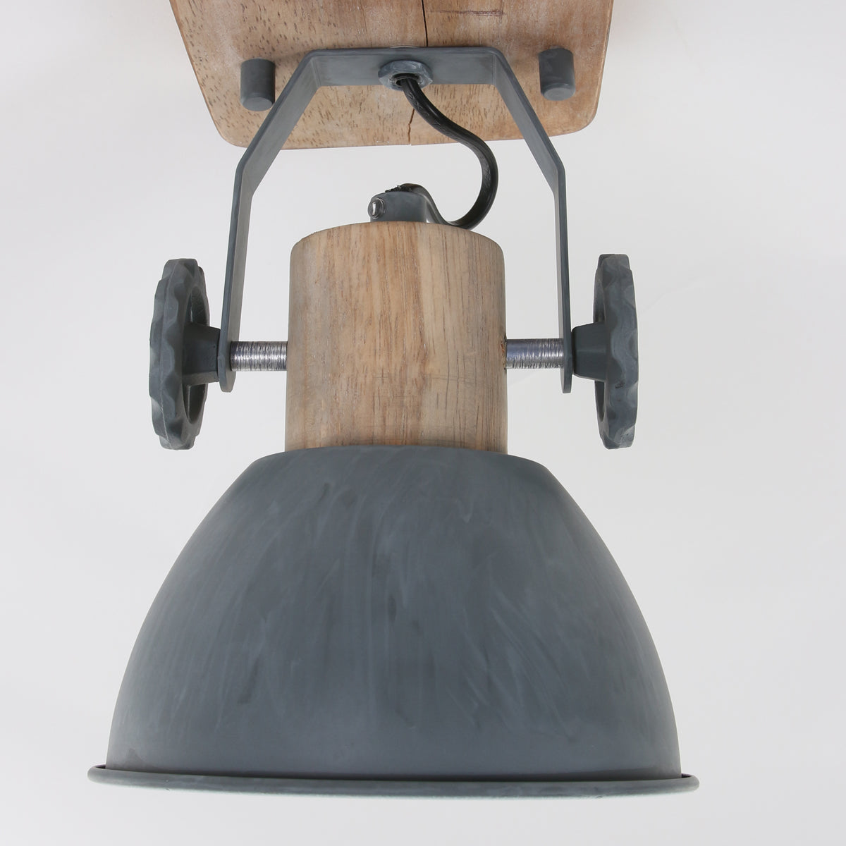 stoere-plafondlamp-met-hout-mexlite-gearwood-variant-image4