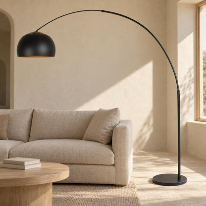 Steinhauer Globe Black fekete-arany ívlámpa – hangulatkép