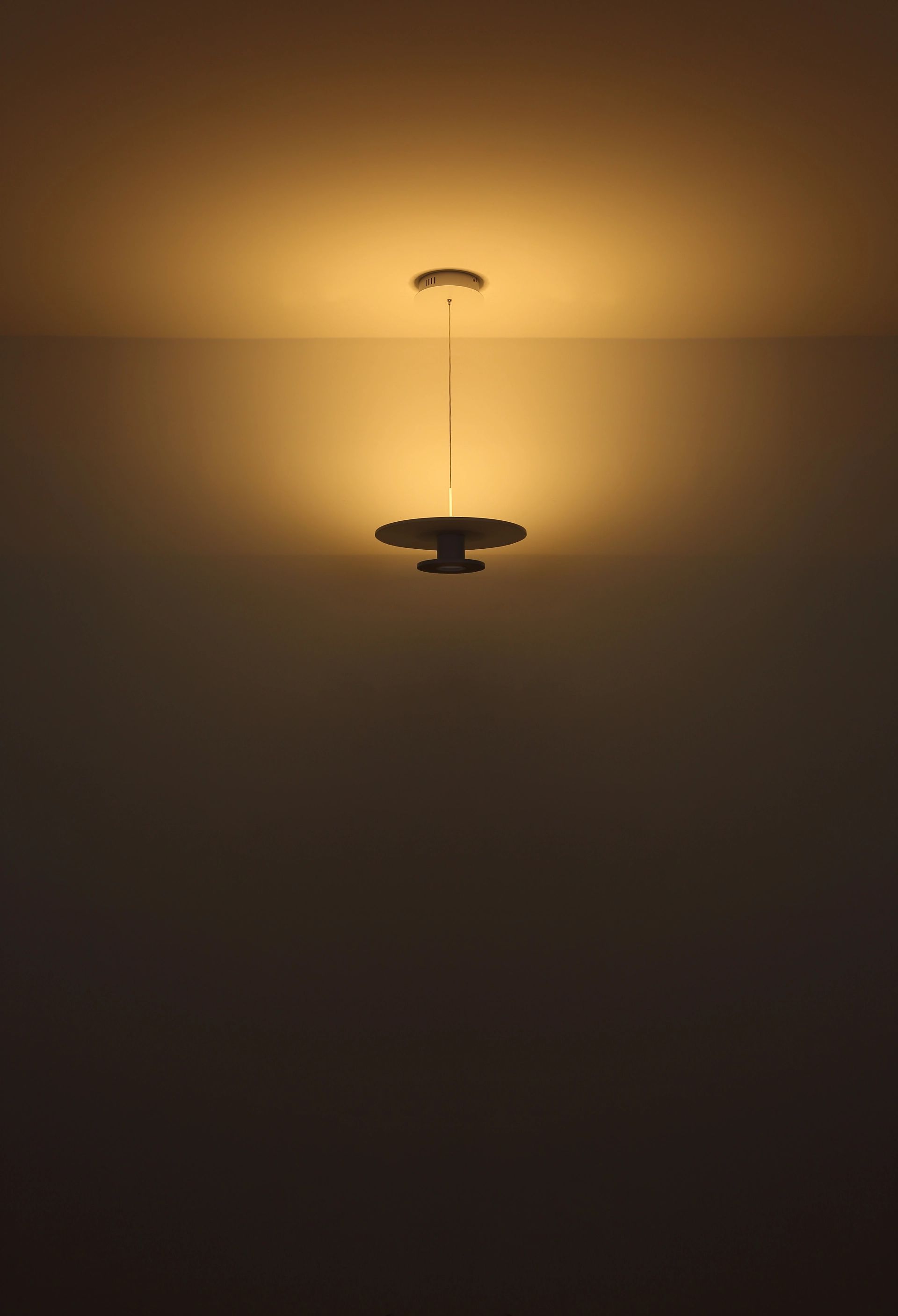 moderne-hanglamp-met-vilt-en-aluminium-carter-variant-image7