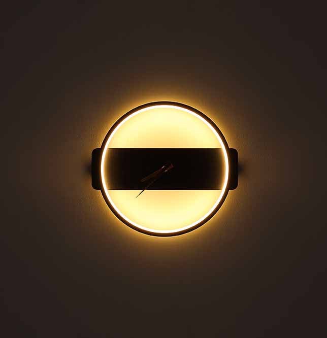 ringvormige-wandlamp-klok-zwart-bruin-globo-sussy-variant-image3