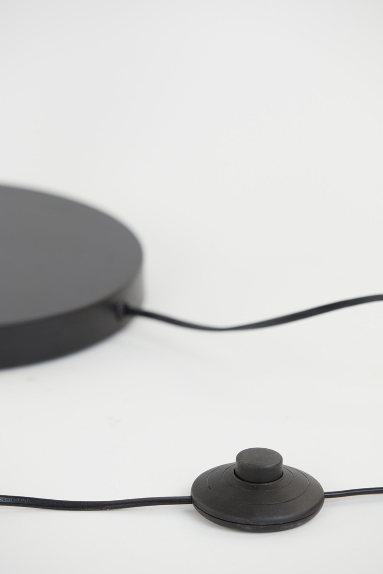 zwarte-lampenvoet-lang-light-living-washington-variant-image6