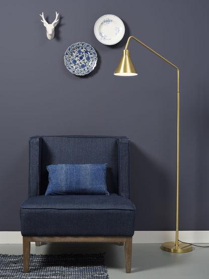 goudkleurige-retro-vloerlamp-trechterkap-its-about-romi-lyon-variant-image1