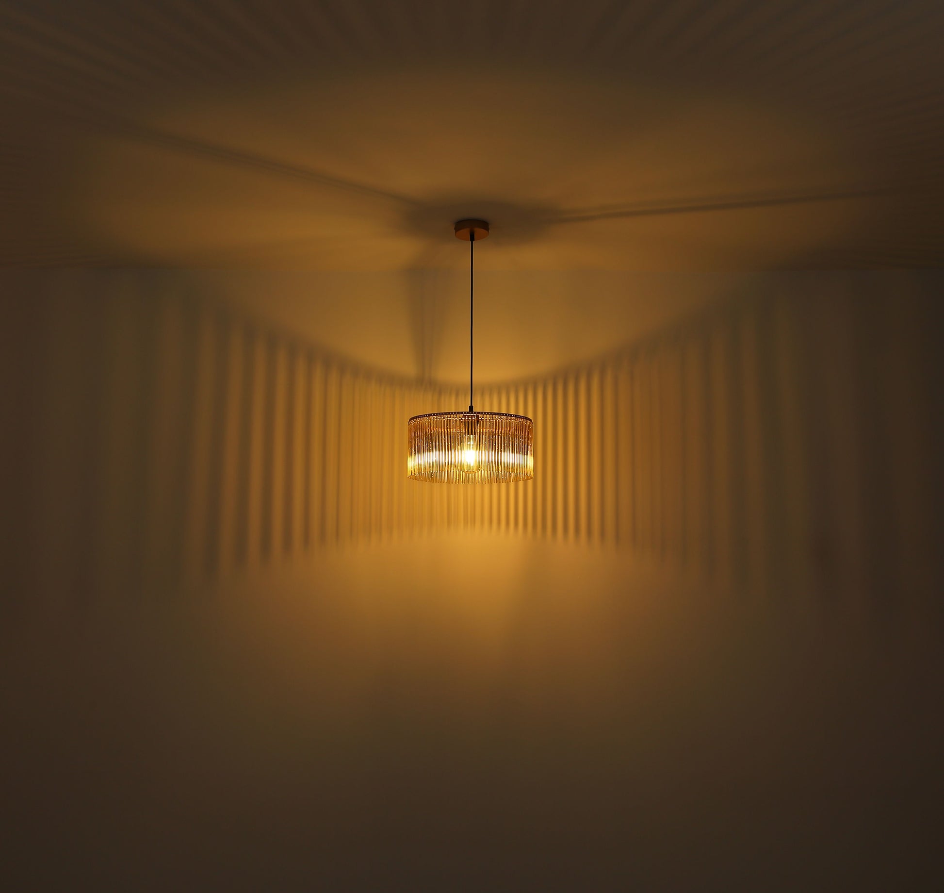 elegante-plafondlamp-met-amberkleurige-acrylstaven-leeds-variant-image3