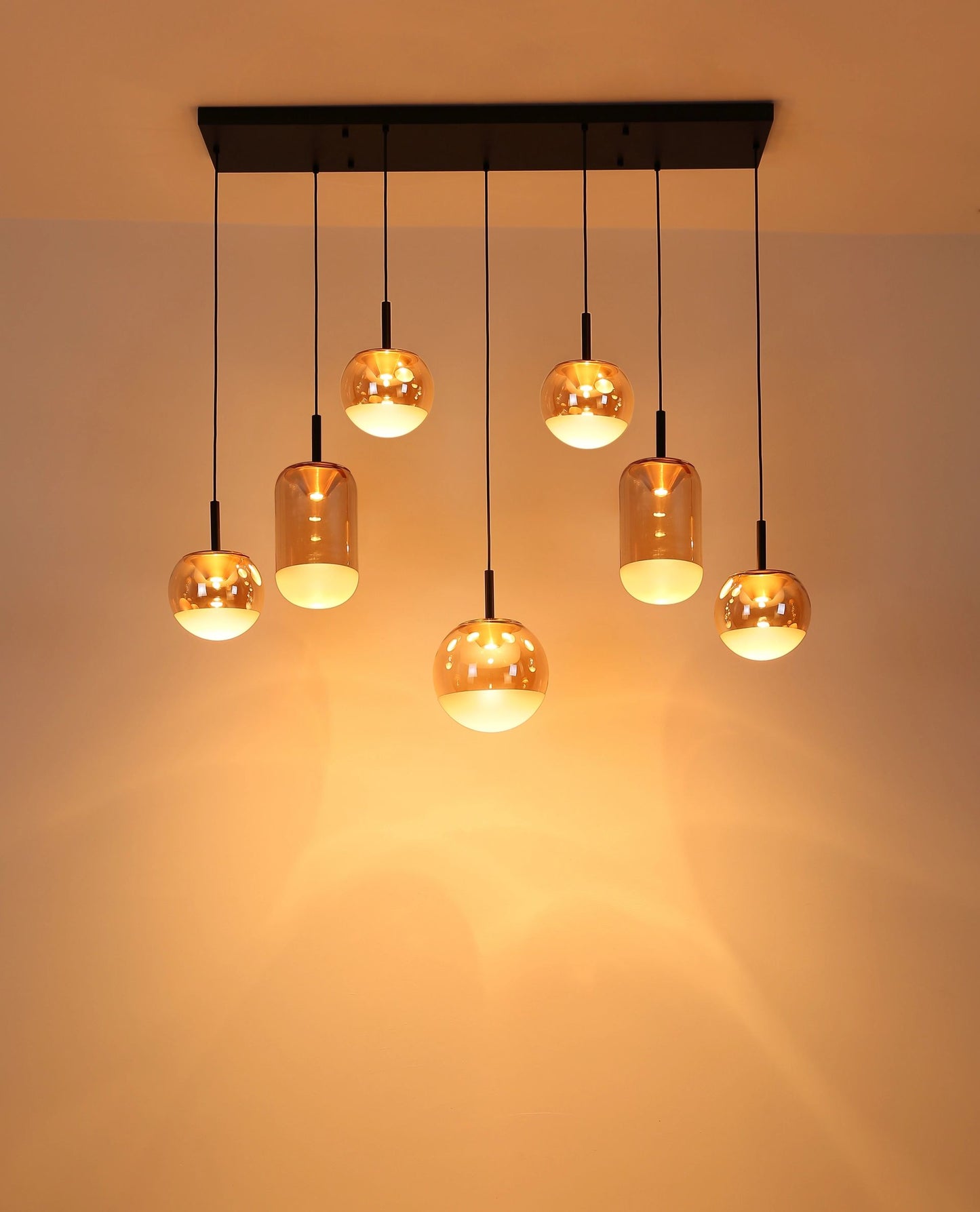 hanglamp-met-uniek-ontwerp-en-glazen-severin-variant-image3