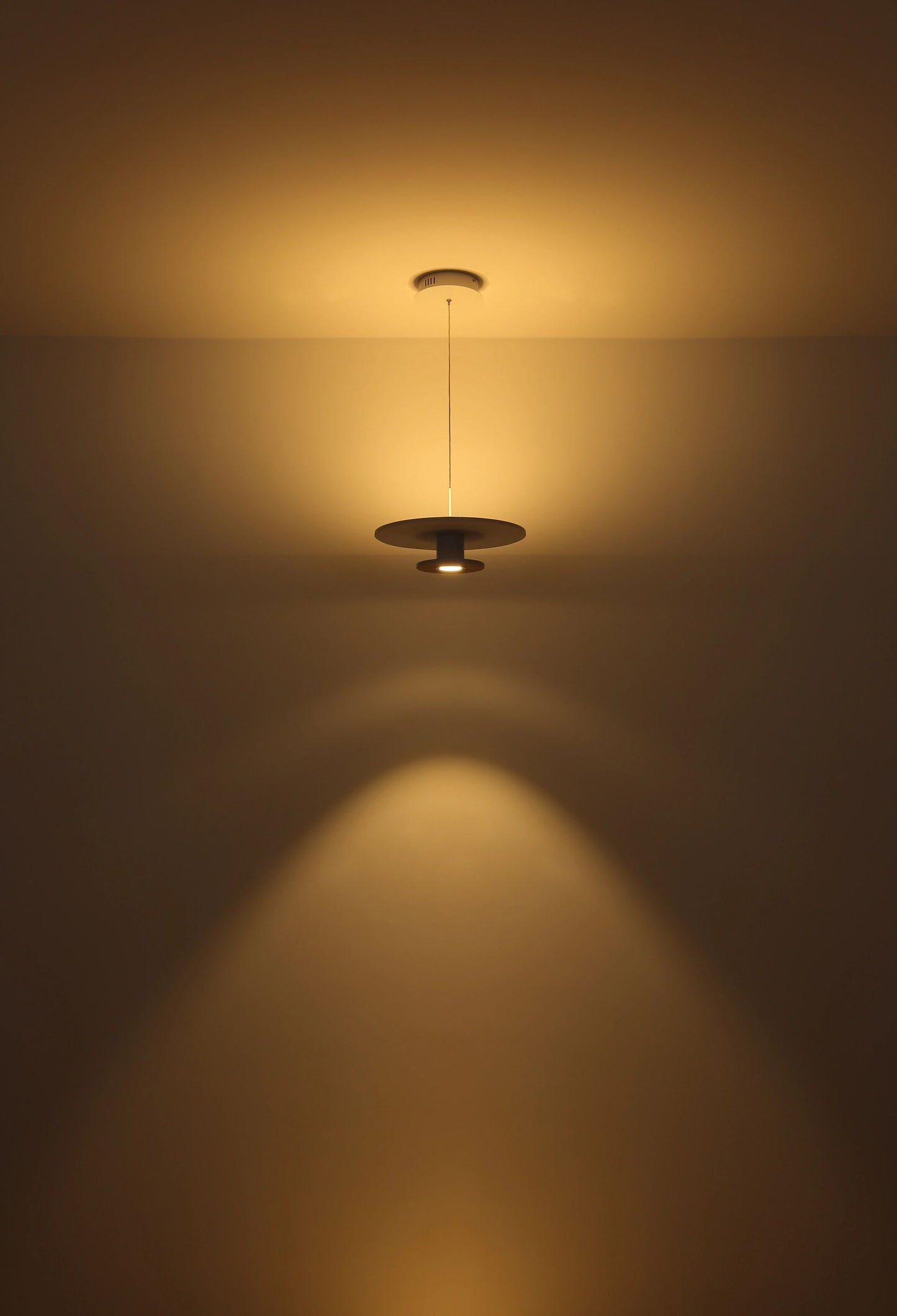 moderne-hanglamp-met-vilt-en-aluminium-carter-variant-image5