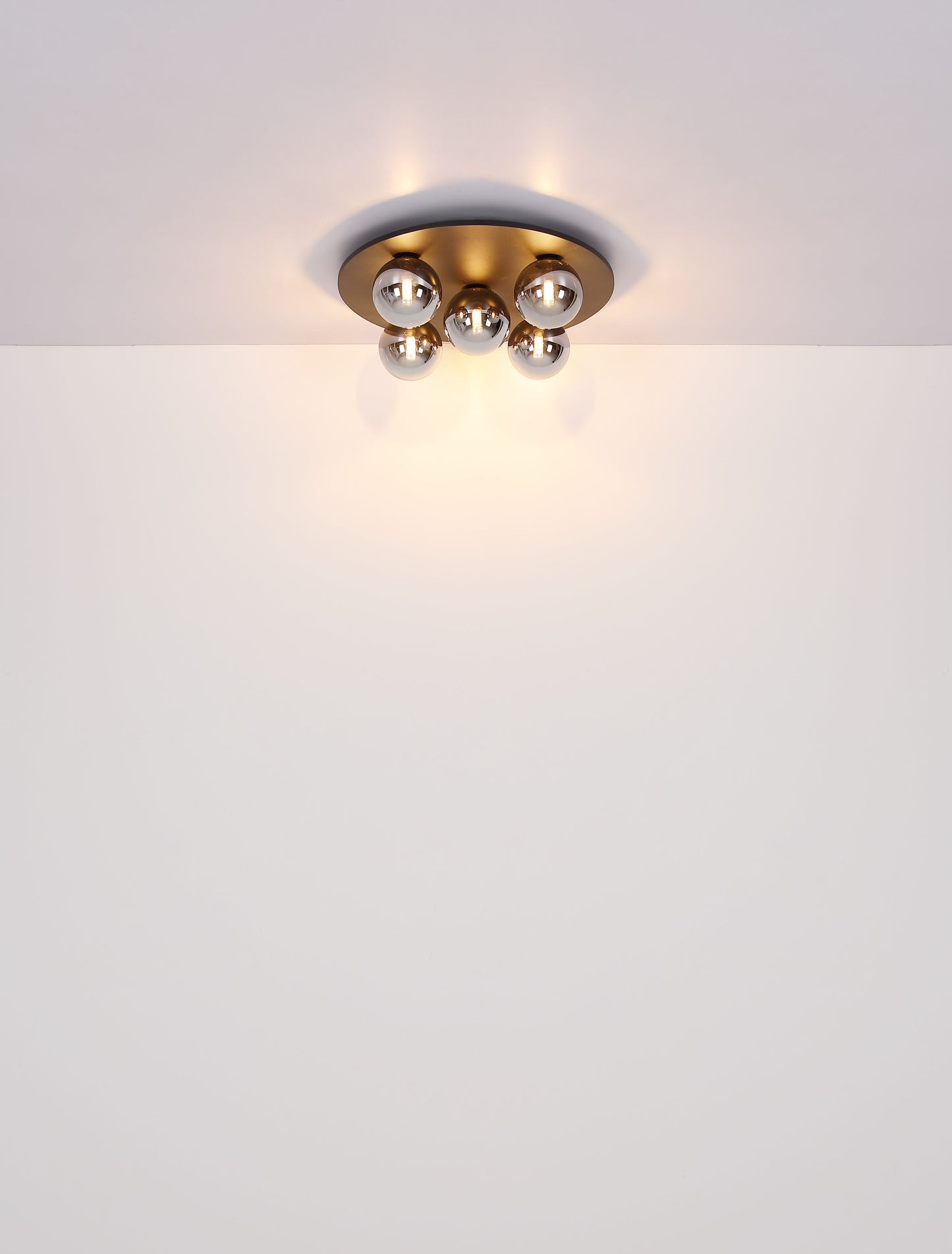 elegante-plafondlamp-met-rookglazen-bollen-riha-variant-image3