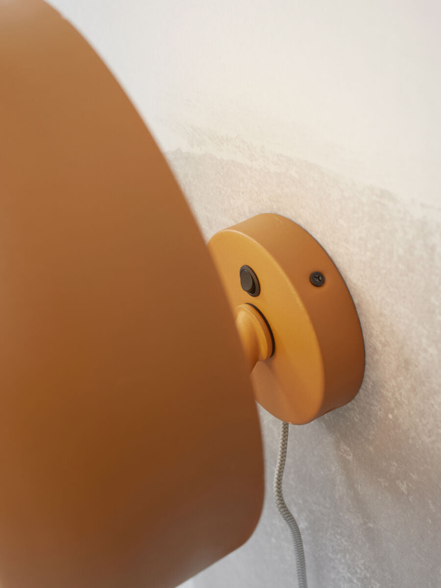 retro-oranje-metalen-ronde-wandlamp-its-about-romi-porto-variant-image7