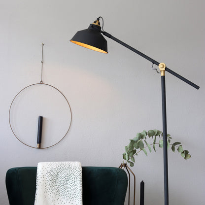 staande-lamp-met-gouden-details-mexlite-nove-variant-image2