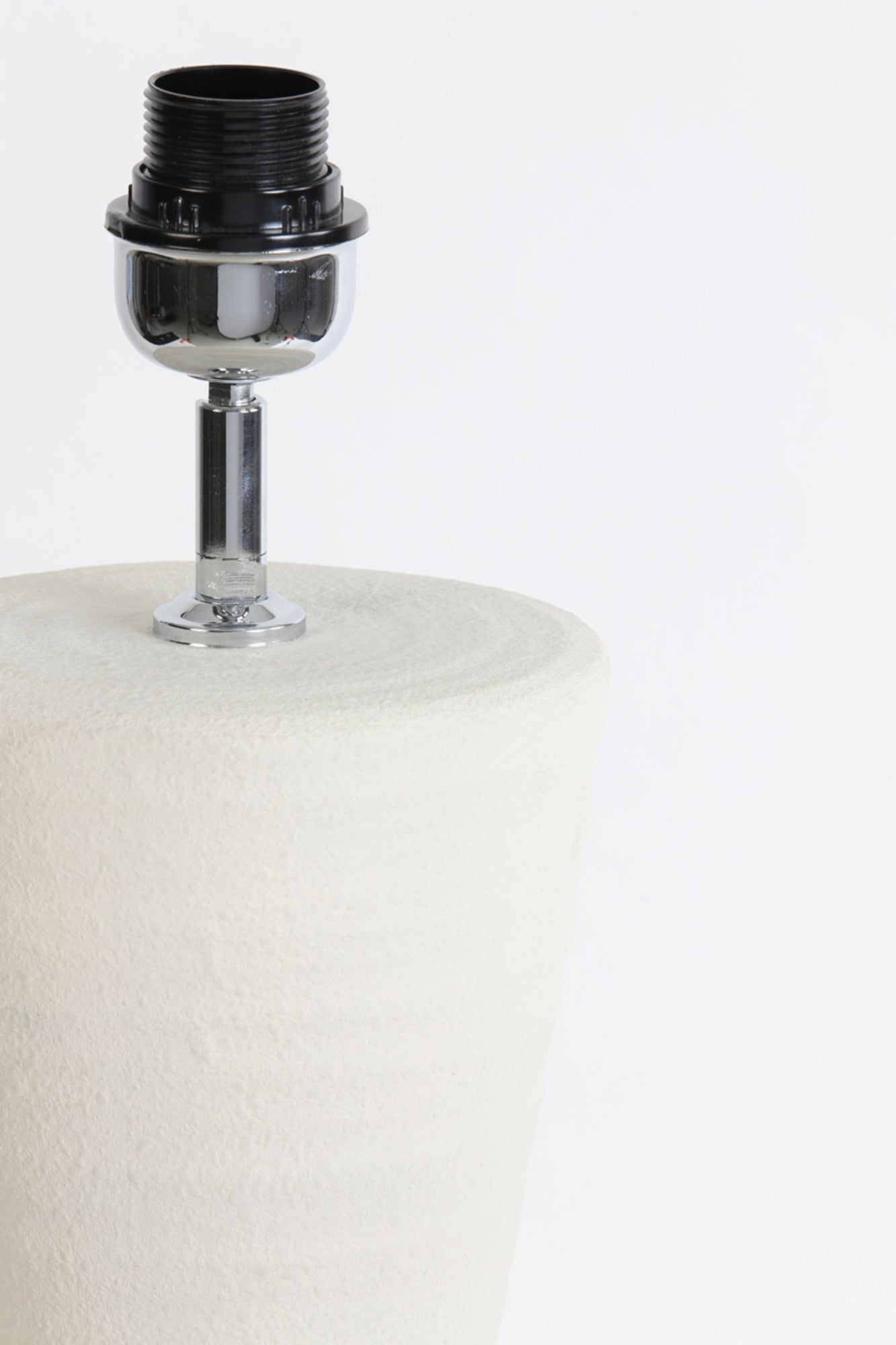 witte-lampenvoet-sculpturaal-design-light-living-ayla-variant-image2