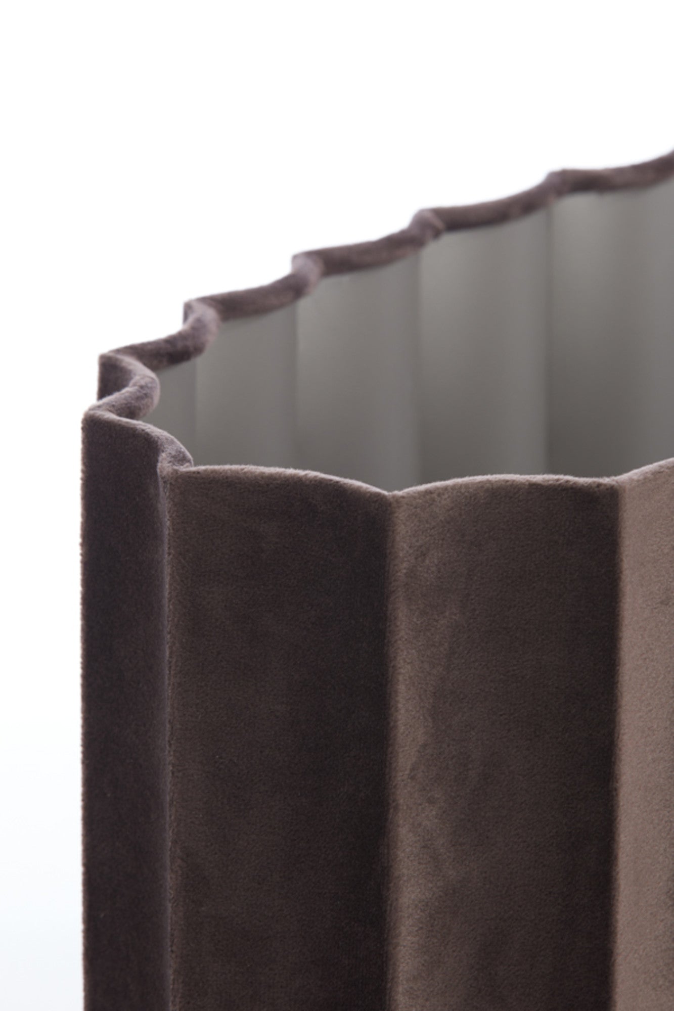 geplooide-ovale-velvet-lampenkap-donkerbruin-light-living-disli-variant-image6