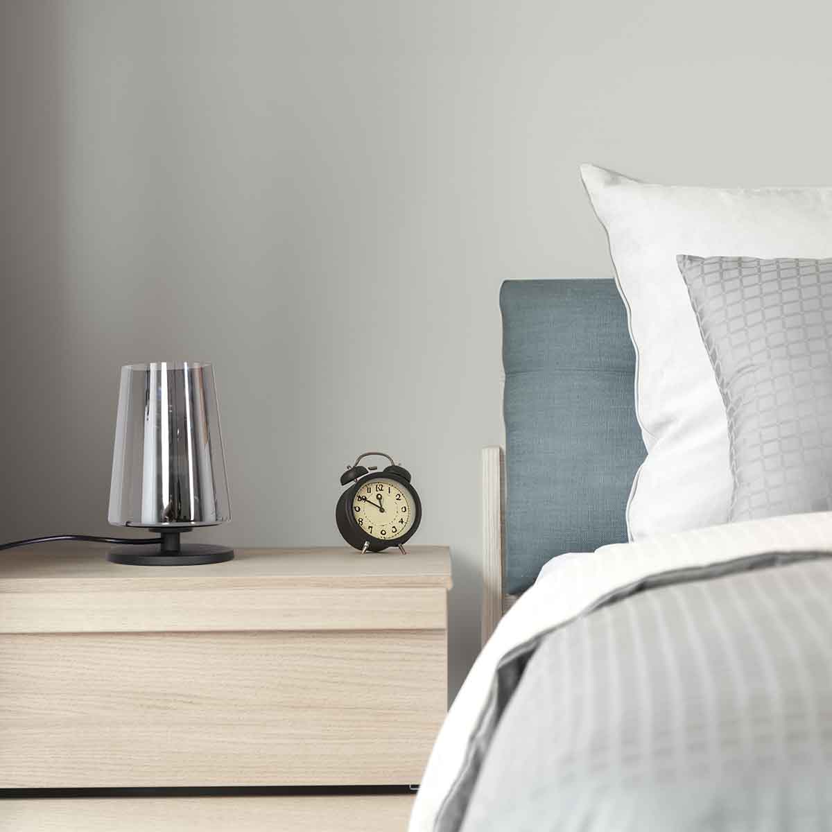 conische-zwarte-tafellamp-rookglas-steinhauer-ancilla-variant-image3