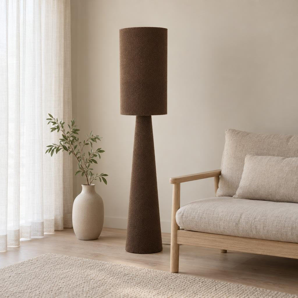 Brązowa lampa podłogowa bouclé Micky | Light & Living – zdjęcie aranżacyjne