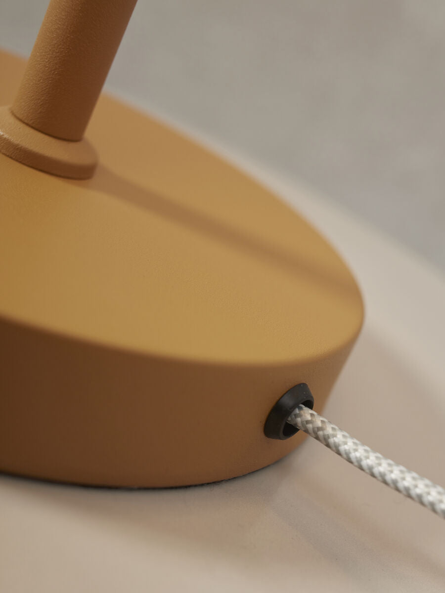 metalen-retro-oranje-tafellamp-its-about-romi-porto-variant-image7