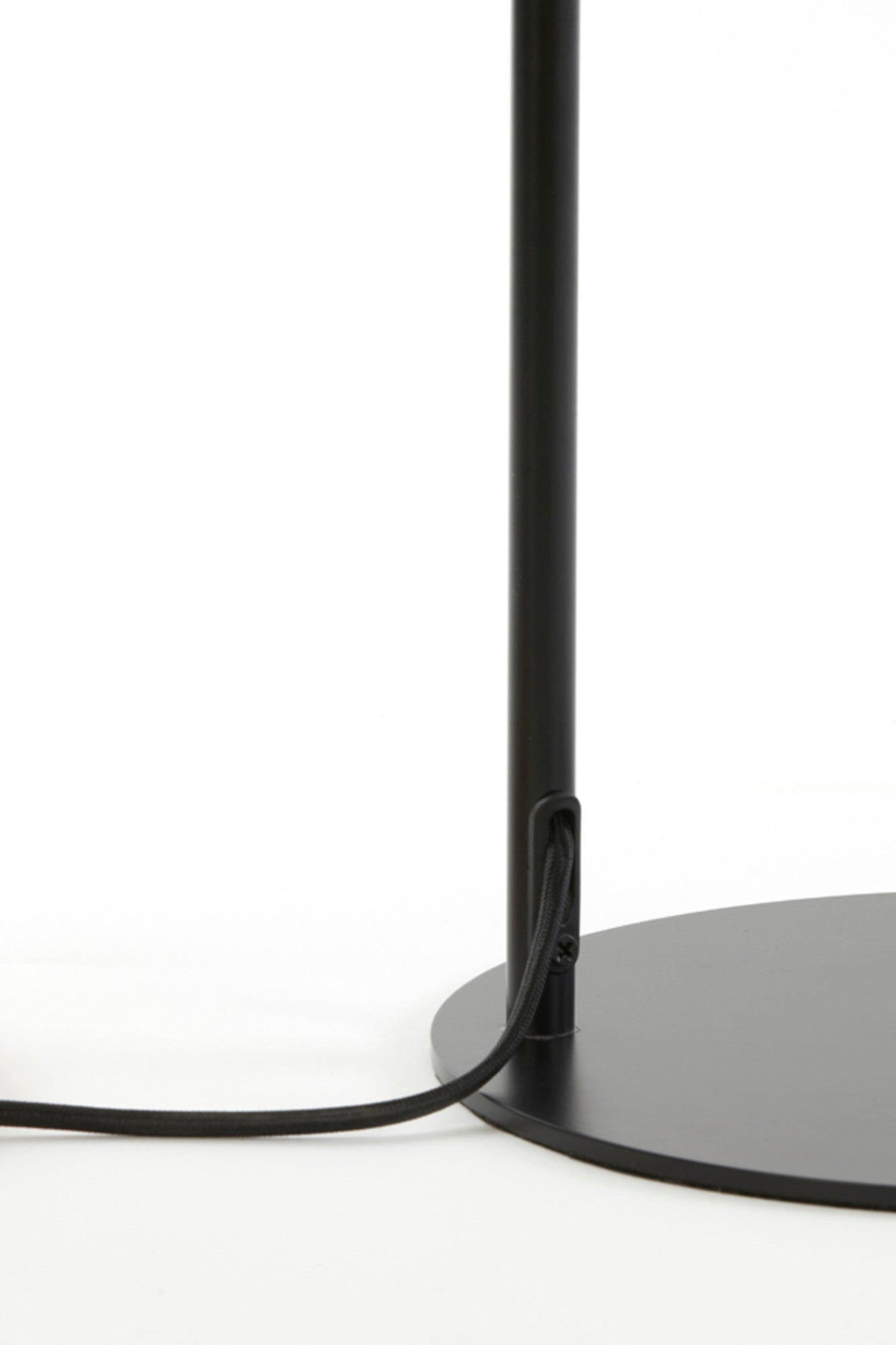 staande-lamp-met-rookgrijze-glasbol-light-living-subar-variant-image6