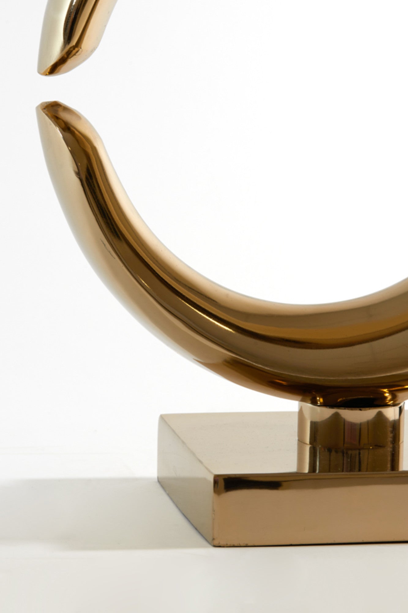 gouden-tafellamp-light-living-maan-in-modern-ontwerp-variant-image8