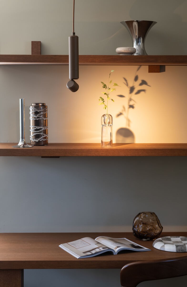 Lampada a sospensione in alluminio marrone senza tempo It's About RoMi Milan – immagine 8