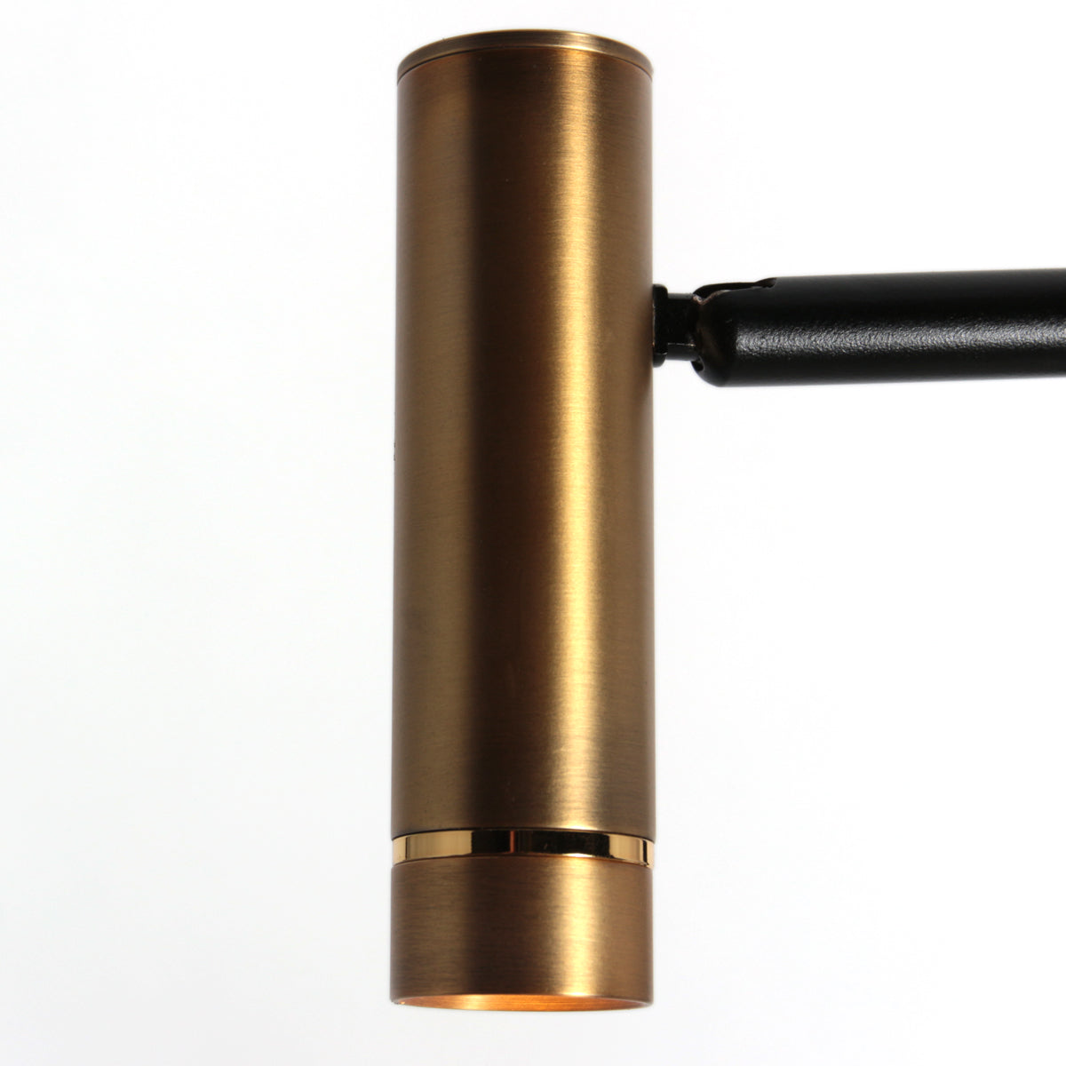 tweelichts-vloerlamp-zwart-met-bronzen-accenten-mexlite-lumo-variant-image12