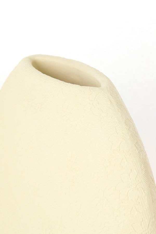 sfeervolle-witte-kunststof-vaas-light-living-renda-variant-image3