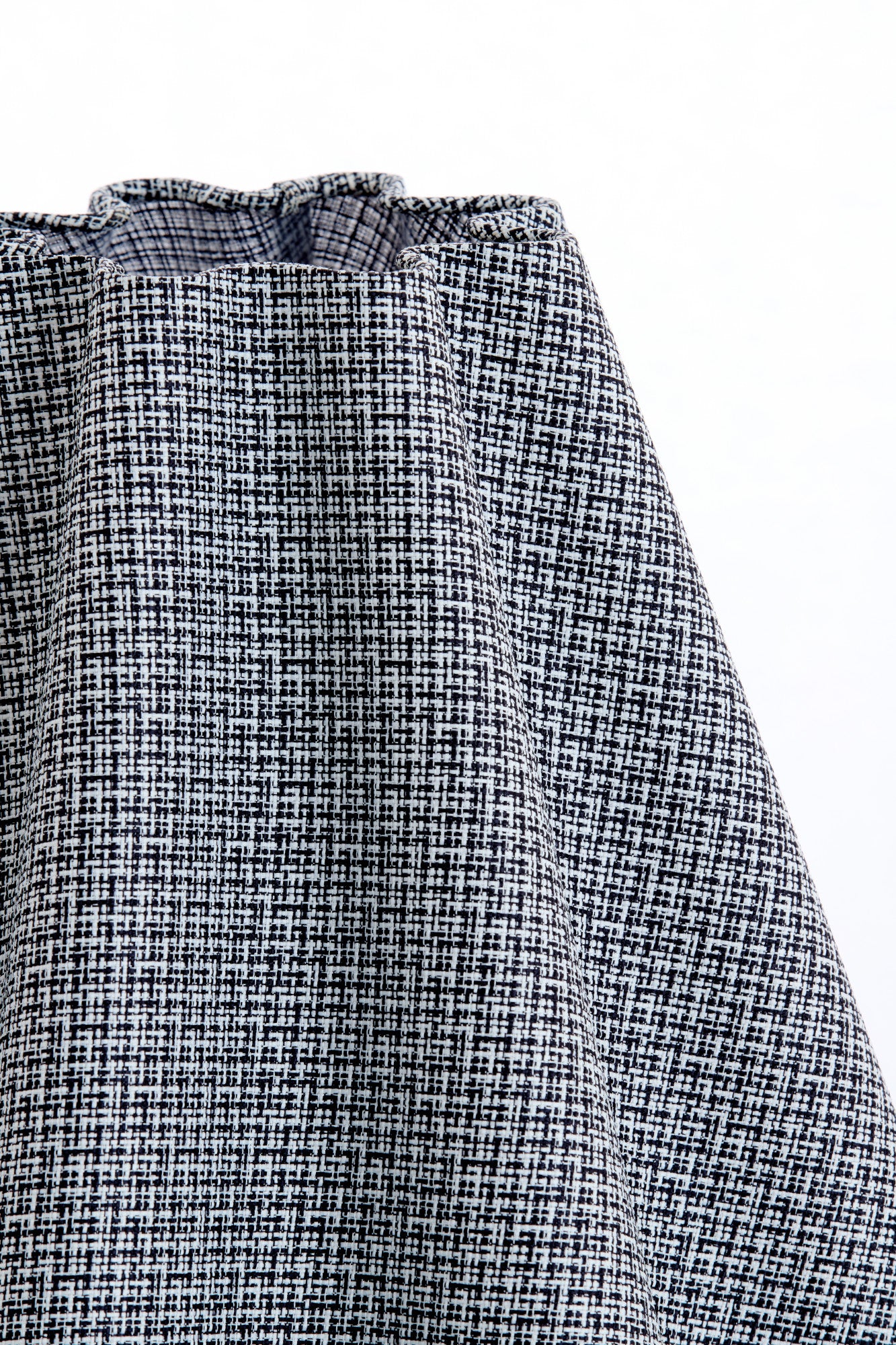 grijze-lampenkap-van-stof-light-living-bezaha-variant-image2