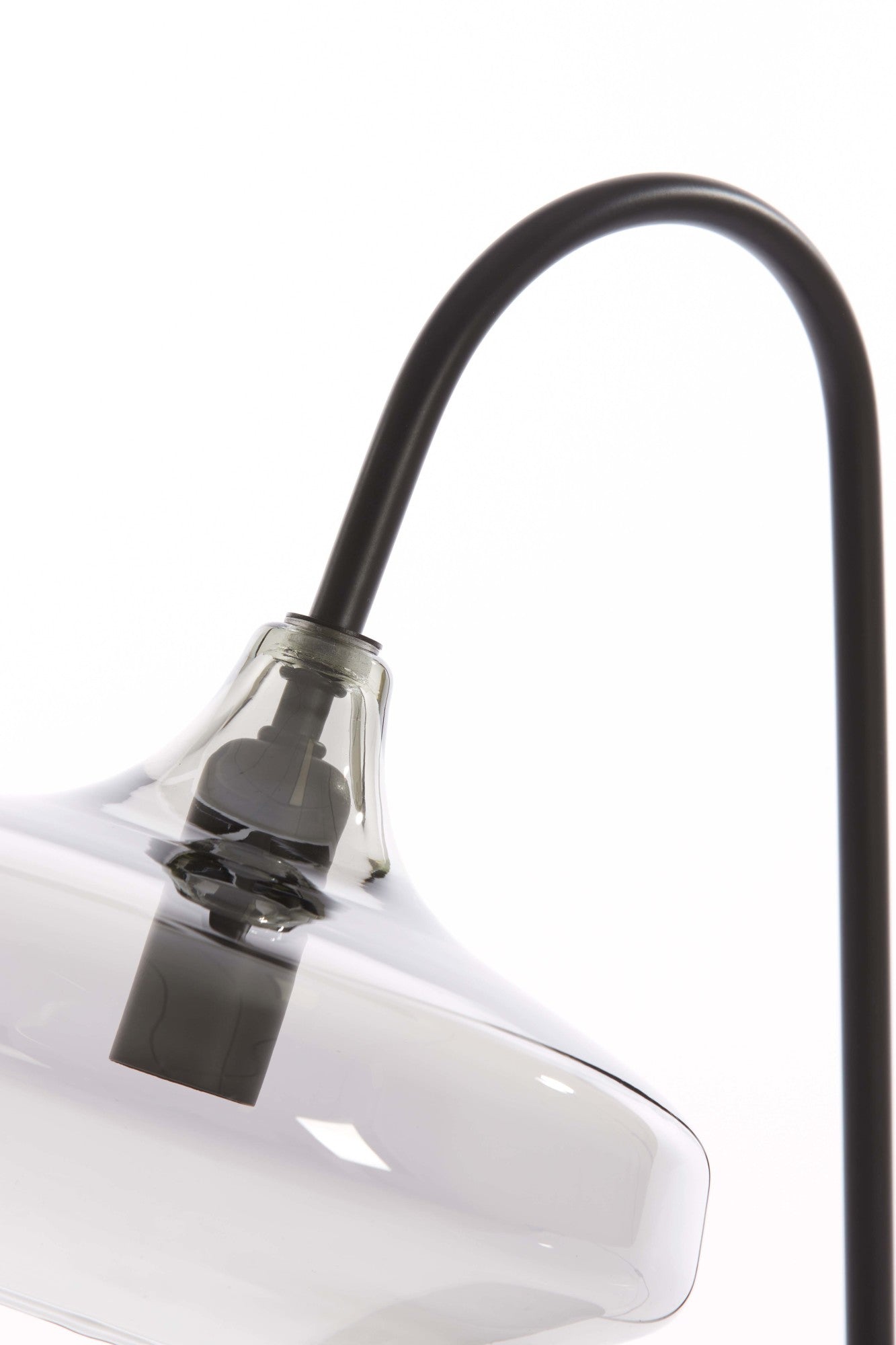 retro-zwarte-tafellamp-wit-rookglas-light-living-solna-variant-image7