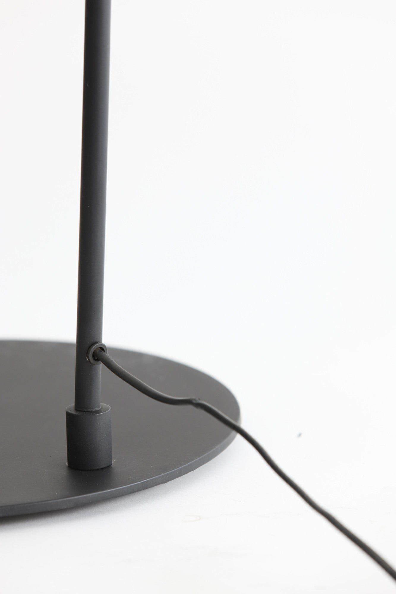 zwarte-vloerlamp-met-kap-cilindrisch-light-living-aleso-variant-image6