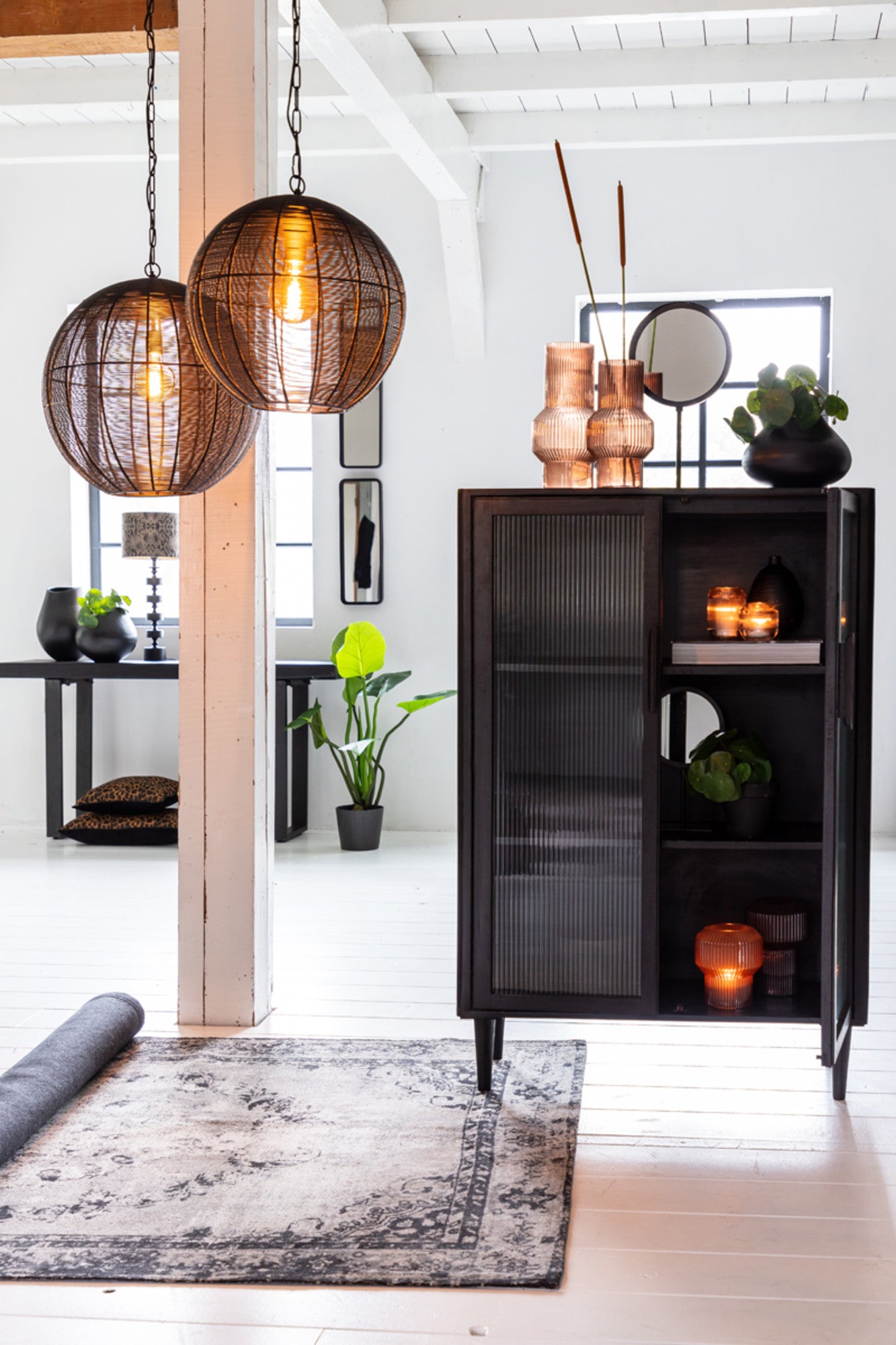 moderne-zwarte-bol-hanglamp-light-living-amarah-variant-image4